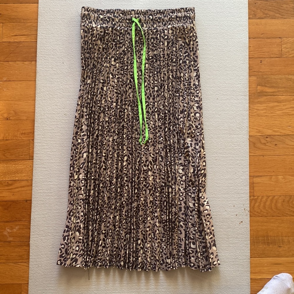 Leopard Pleated midi skirt, drawstring, Size XS